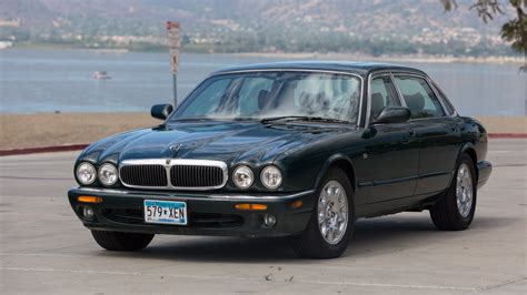 1999 Jaguar Xj8l photo