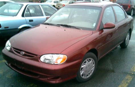 1999 Kia Sephia photo