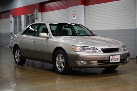 1999 Lexus Es photo