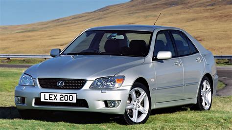 1999 Lexus Is photo