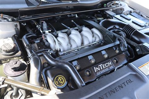 1999 Lincoln Continental engine