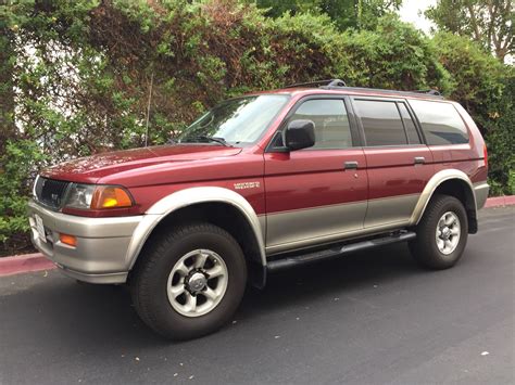 1999 Mitsubishi Montero sport photo