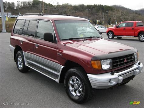 1999 Mitsubishi Montero photo