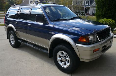 1999 Mitsubishi Montero photo