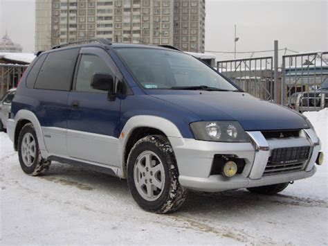 1999 Mitsubishi Rvr photo