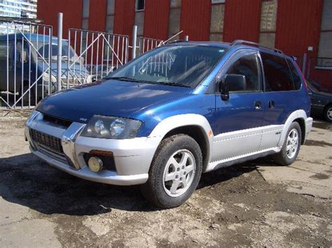 1999 Mitsubishi Rvr photo