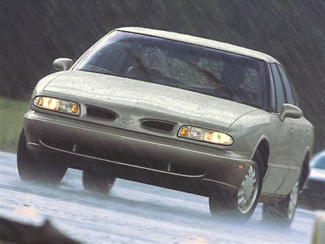 1999 Oldsmobile 88 photo