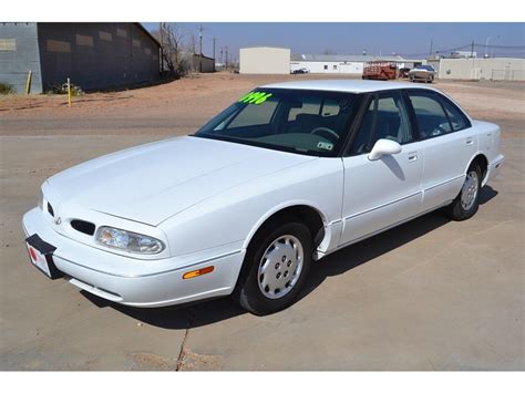 1999 Oldsmobile 88 photo