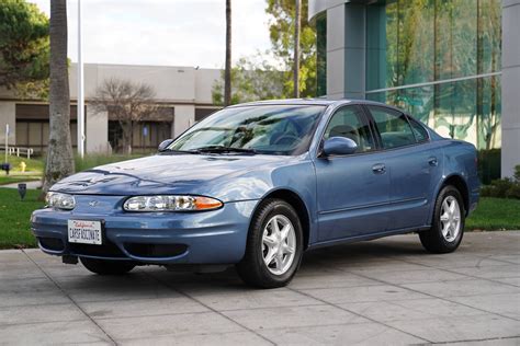 1999 Oldsmobile Alero photo