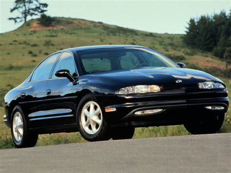 1999 Oldsmobile Aurora photo