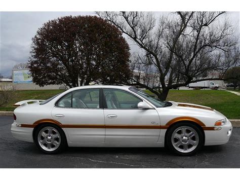 1999 Oldsmobile Intrigue photo