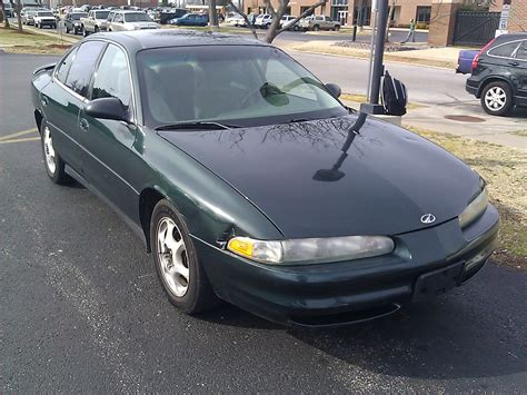 1999 Oldsmobile Intrigue photo