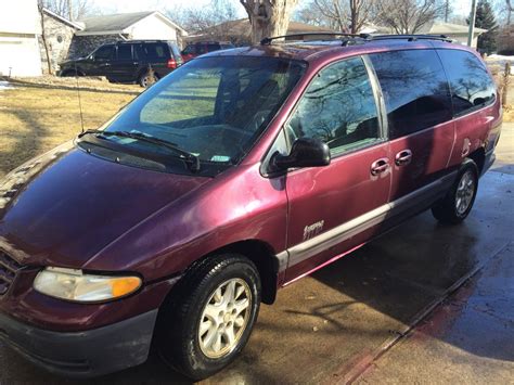 1999 Plymouth Grand voyager photo