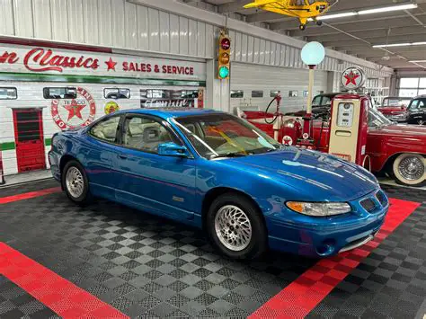 1999 Pontiac Grand prix photo