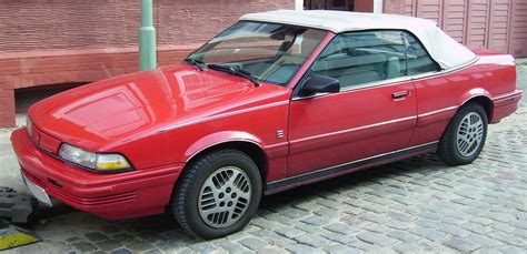 1999 Pontiac Sunbird photo