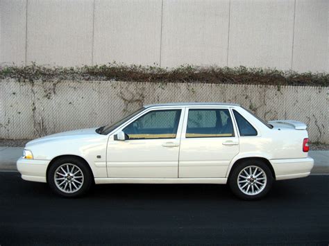 1999 Volvo S70 photo