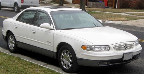 2000 Buick Regal photo