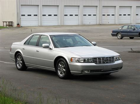 2000 Cadillac Seville photo