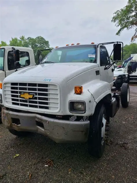 2000 Chevrolet C7500 engine