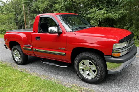 2000 Chevrolet Chevrolet truck photo