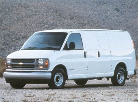 2000 Chevrolet Express 1500 photo