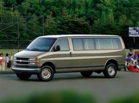 2000 Chevrolet Express 2500 photo