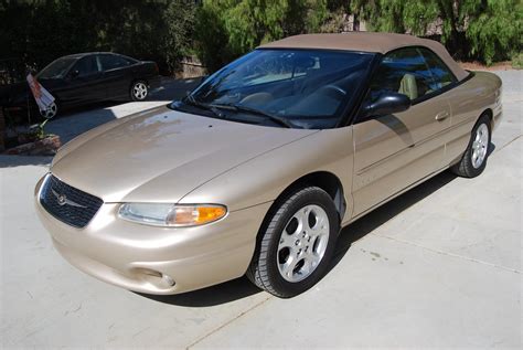 2000 Chrysler Sebring sedan photo