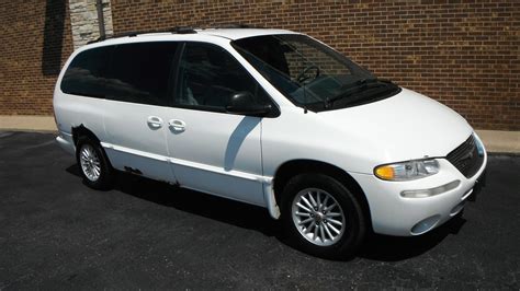 2000 Chrysler Van