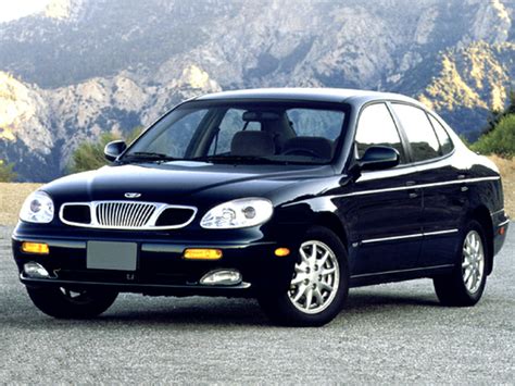 2000 Daewoo Leganza photo