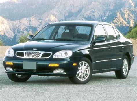 2000 Daewoo Leganza photo