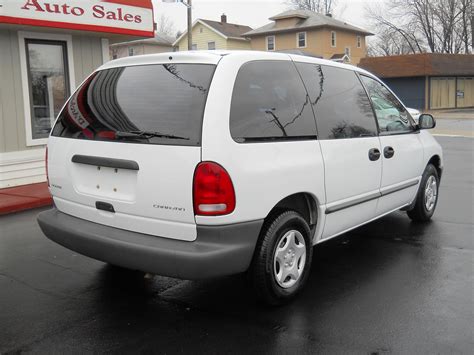 2000 Dodge Caravan photo