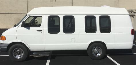 2000 Dodge Ram van photo