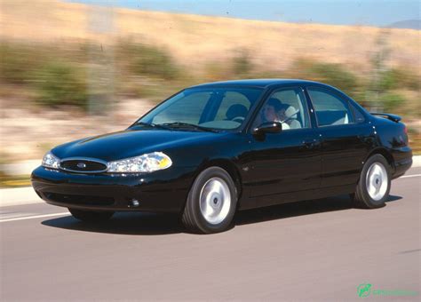 2000 Ford Contour photo