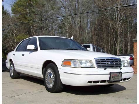 2000 Ford Crown victoria