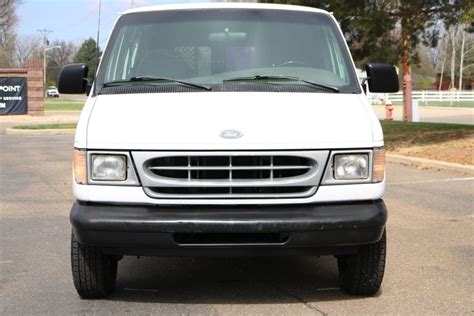 2000 Ford E-250 photo