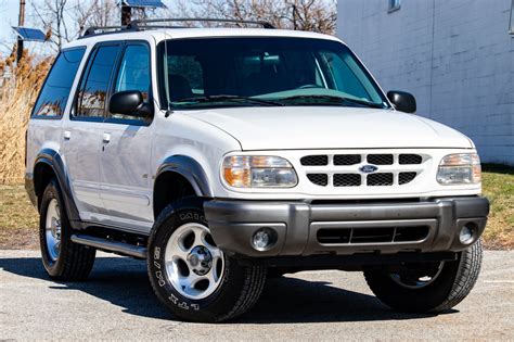 2000 Ford Explorer sport photo