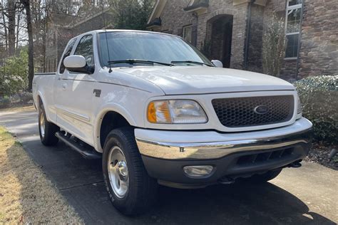 2000 Ford Lariat