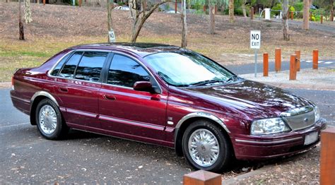 2000 Ford Ltd photo