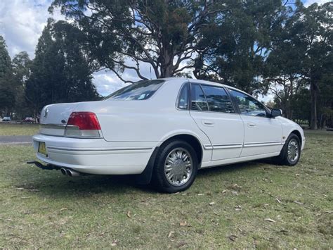 2000 Ford Ltd photo