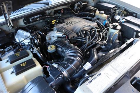 2000 Ford Mountaineer engine