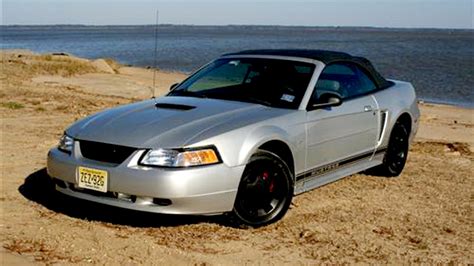 2000 Ford Mustang convertible photo