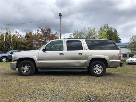 2000 Gmc Suburban photo