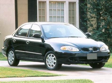 2000 Hyundai Elantra photo