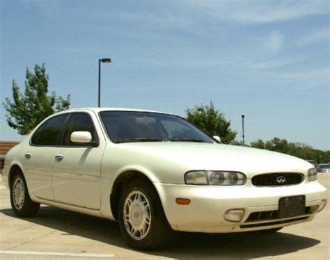 2000 Infiniti J30