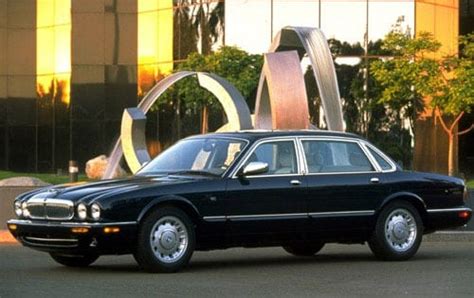 2000 Jaguar Xj sedan photo