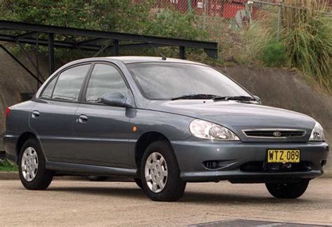 2000 Kia Rio photo