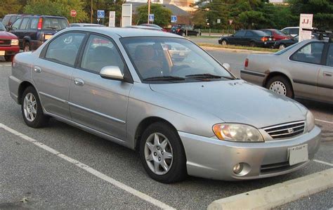 2000 Kia Spectra photo