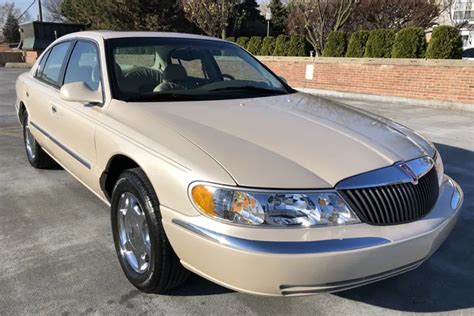 2000 Lincoln Continental photo