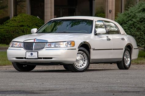 2000 Lincoln Town car