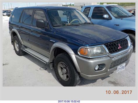 2000 Mitsubishi Montero sport photo